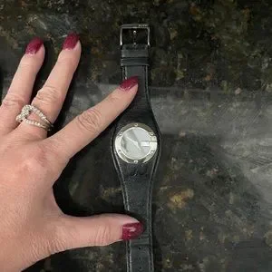 Gucci | Accessories | Authentic Gucci G Silver Logo Watch  display picture 3